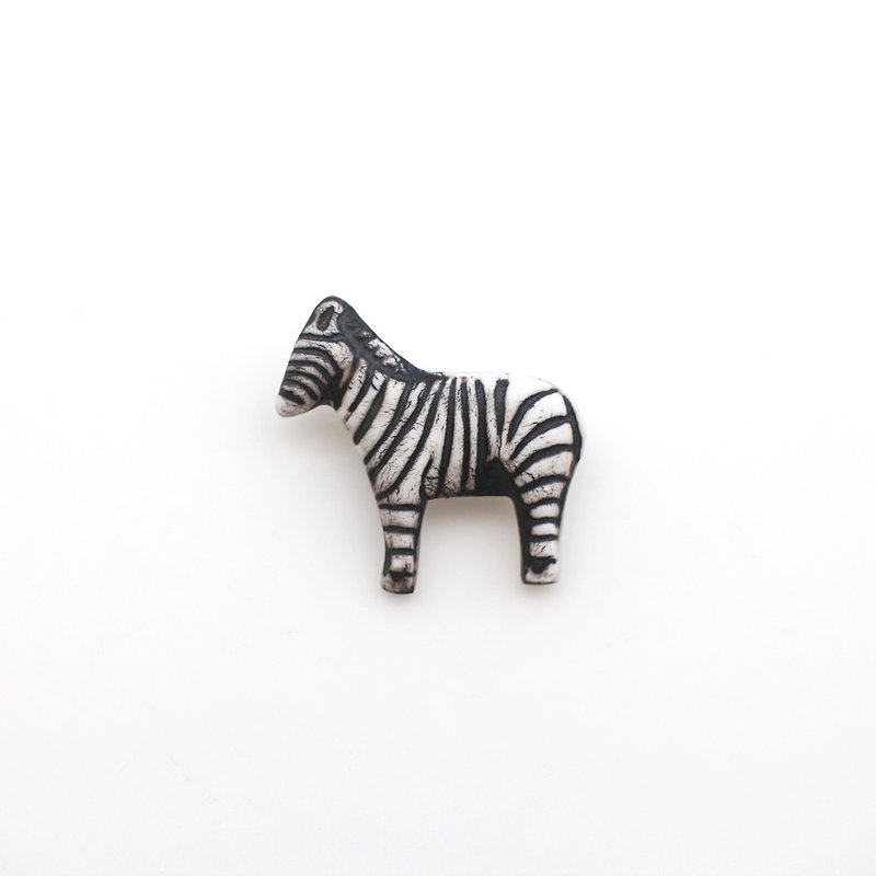 Zebra brooch - 胸针 - 瓷 黑色