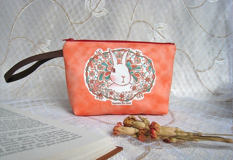 <秘境之生>花丛中的兔子 手拿包 化妆包 收纳 票卡 插画 - 手拿包 - 其他材质 红色