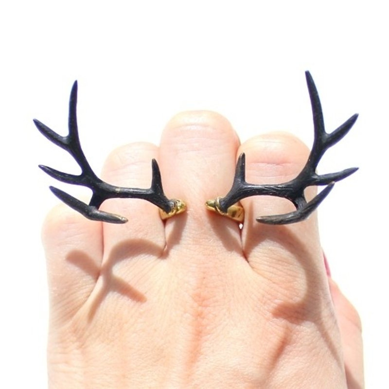 Stag horn ring in brass  with oxidized antique  color ,Rocker jewelry ,Skull jewelry,Biker jewelry - 戒指 - 其他金属 