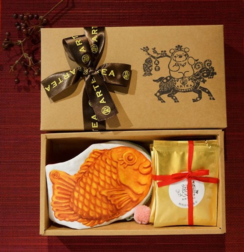 ARTEA【喝喜有鱼】6包装茶礼盒+鲷鱼烧零钱包 - 茶 - 其他材质 红色