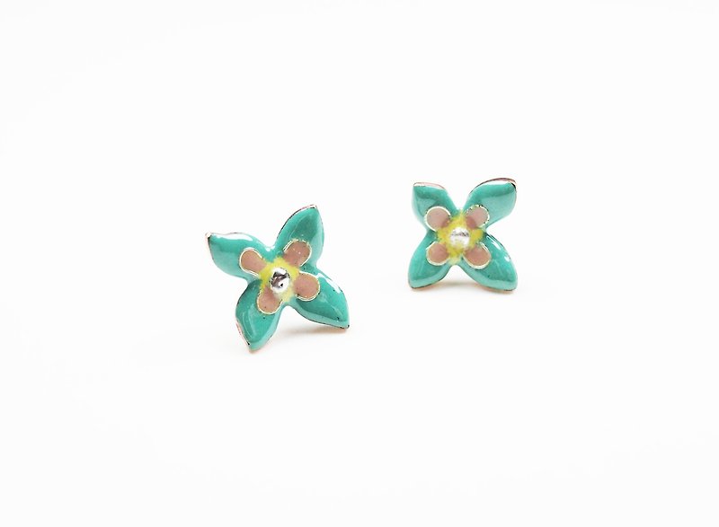 Flora Enameling Earrings花朵珐琅耳环(粉绿色) - 耳环/耳夹 - 其他金属 绿色