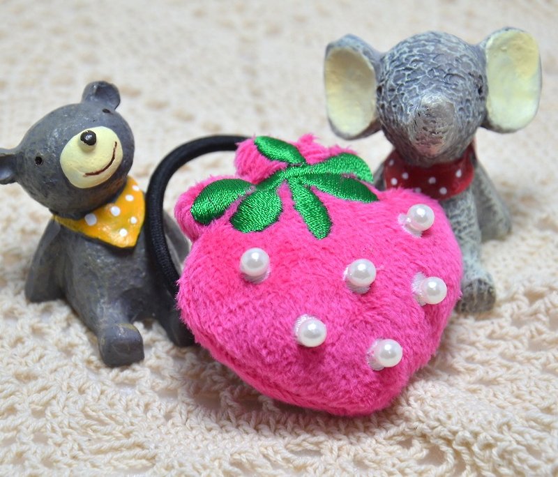 可爱珍珠大草莓发束 - 围嘴/口水巾 - 其他材质 粉红色