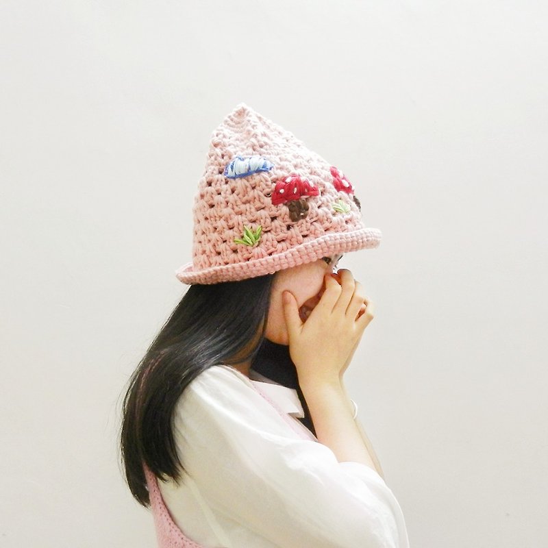 独立原创·鉤織系列刺绣蘑菇粉色尖尖帽子冬日圣诞礼物 - 帽子 - 其他材质 粉红色