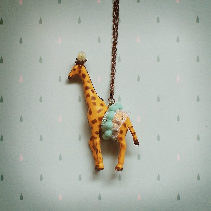 / 动物园 / 华丽的冒险 – 长颈鹿款 项链 - 项链 - 塑料 橘色