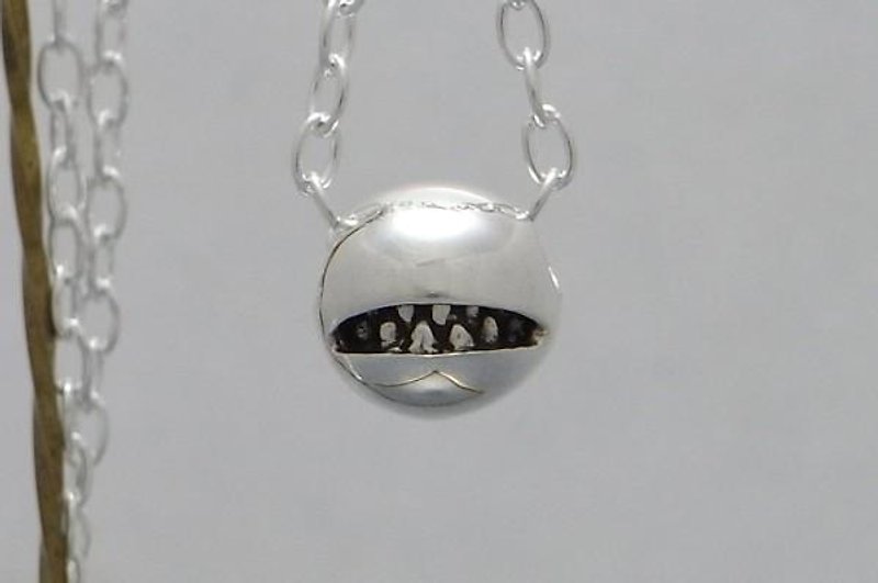 anti smile ball pendant S 【type:B】(s_m-P.08)  ( 不高兴 情绪不好 兽 牙 銀 垂饰 颈链 项链 ) - 项链 - 纯银 银色