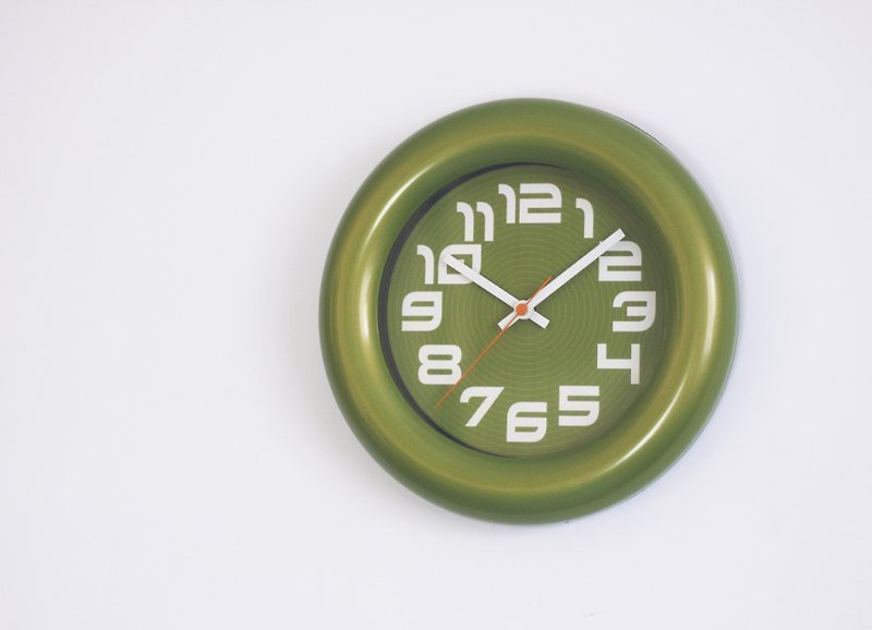 玩色甜甜圈 胶框壁挂时计 (橄榄绿) - 时钟/闹钟 - 塑料 绿色