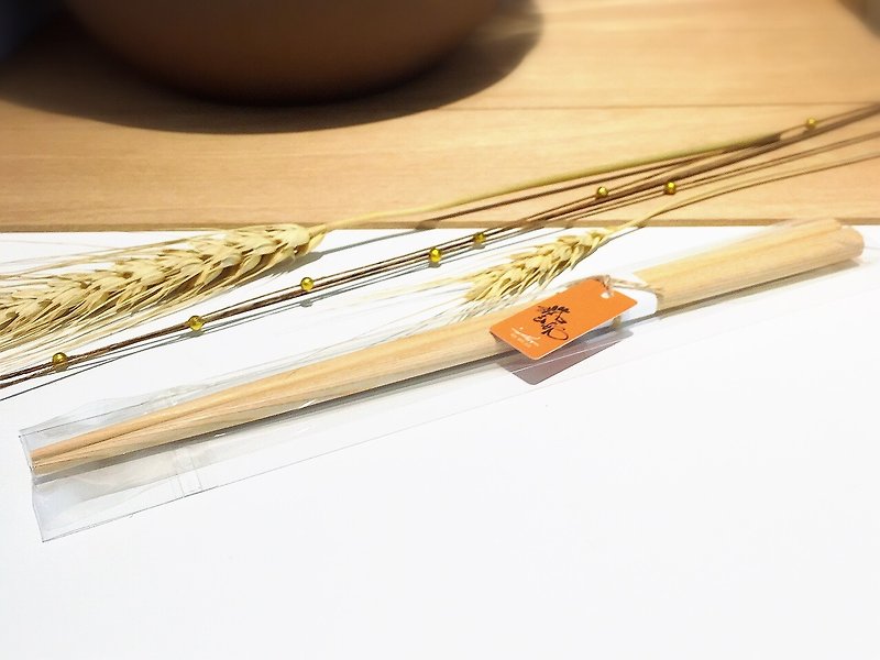 台湾桧木筷子 一双 (含筷套) - 筷子/筷架 - 木头 