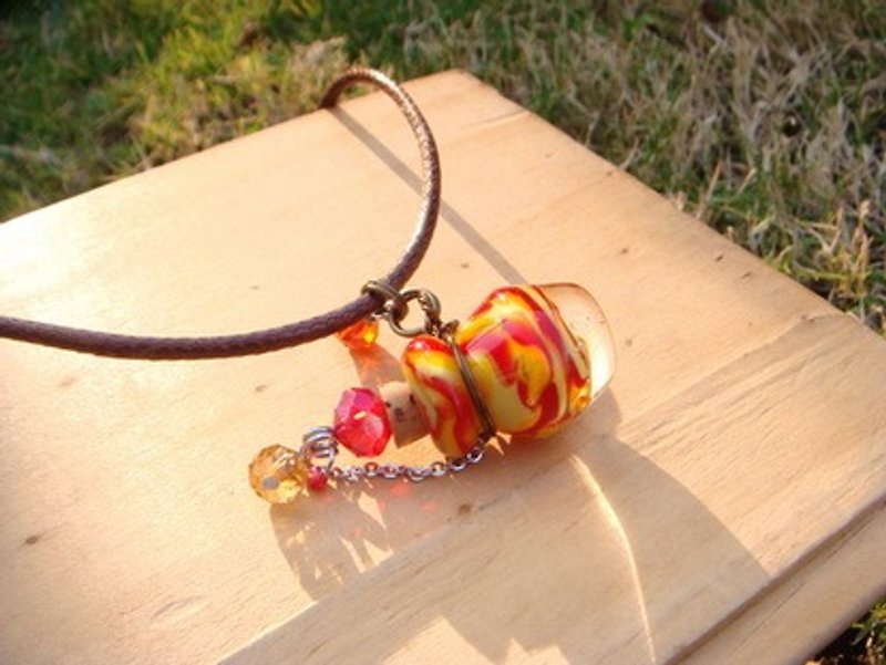 柚子林手工琉璃 - 精油瓶 / 闻香瓶项链 -嘉年华 -欢乐红(立体瓶) - 项链 - 玻璃 多色