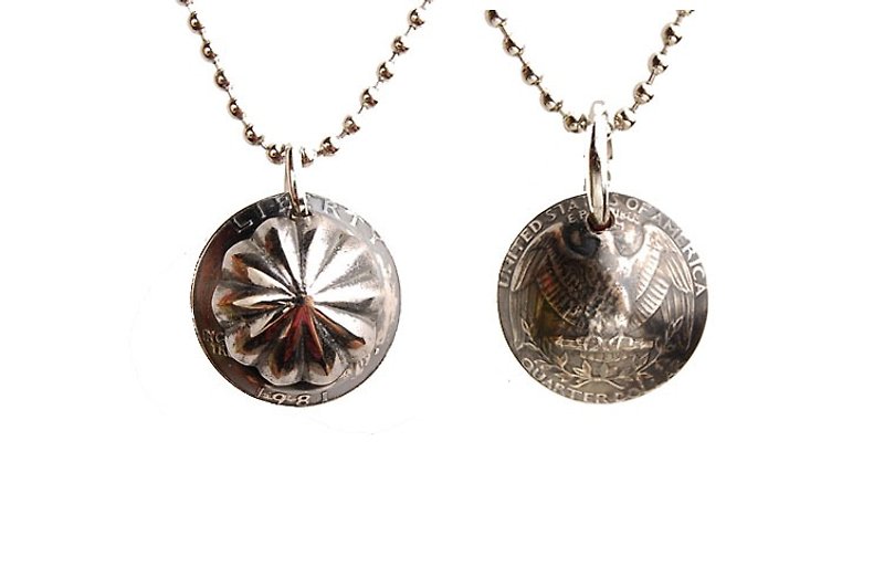 Shell Coin Necklace - 银贝硬币项链 - 项链 - 其他金属 灰色