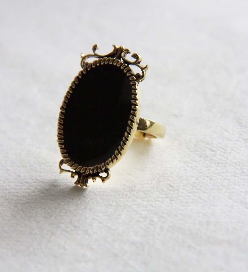 黑色圆形复古黄铜树脂戒指 - 戒指 - 其他金属 黑色