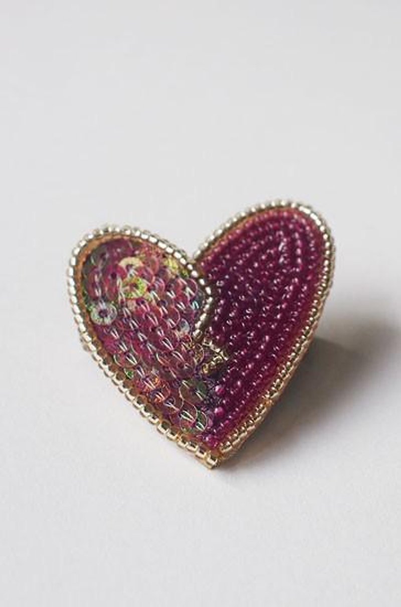 heart brooch purple - 胸针 - 其他金属 紫色
