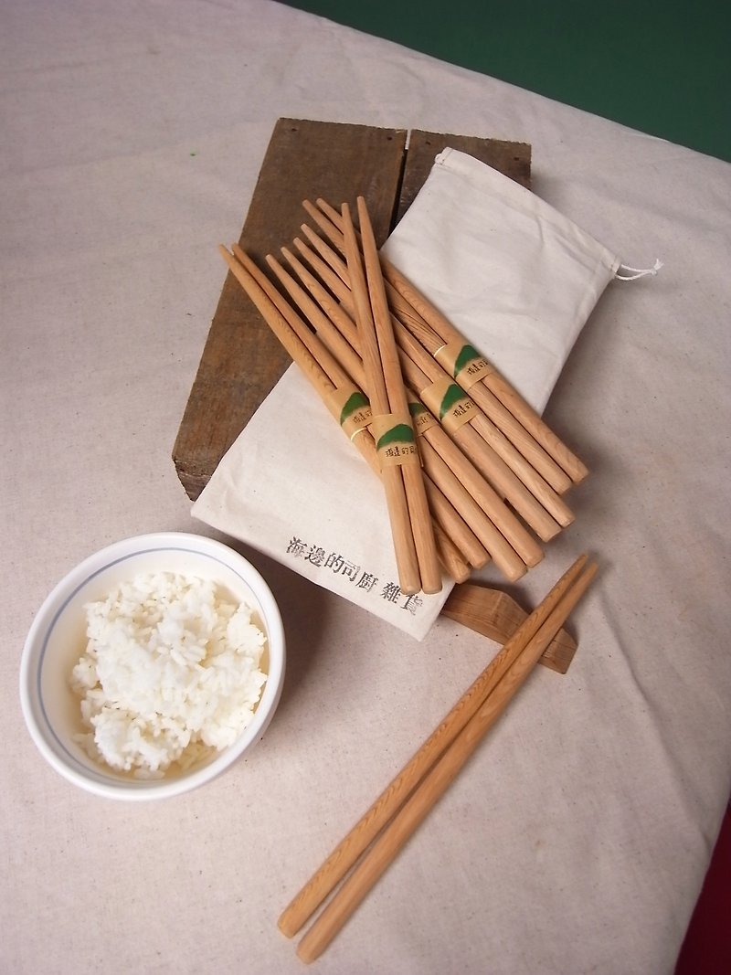 圆滚滚台湾桧木手工筷子一对两双 - 筷子/筷架 - 木头 卡其色