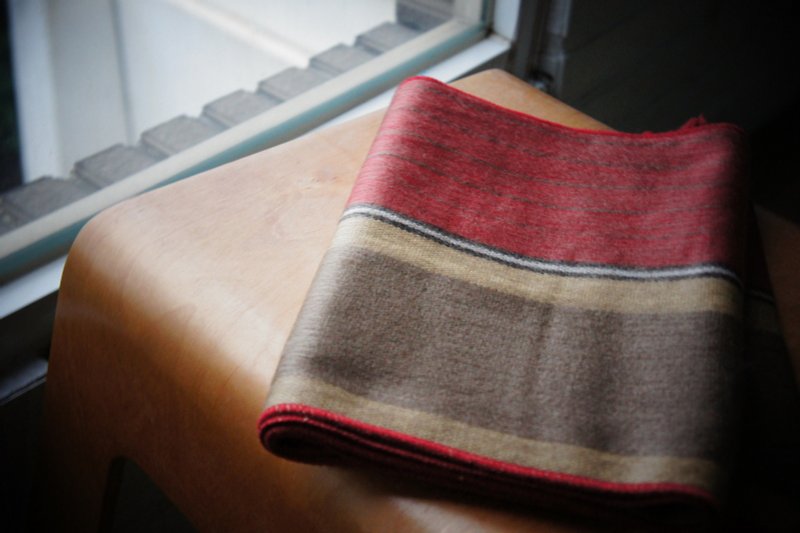 南美洲手工羊驼围巾 红与橄榄绿 - 围巾/披肩 - 其他材质 多色