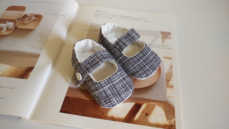 时尚灰线条婴儿鞋 宝宝鞋 鞋长11/12厘米 - 婴儿鞋 - 其他材质 灰色