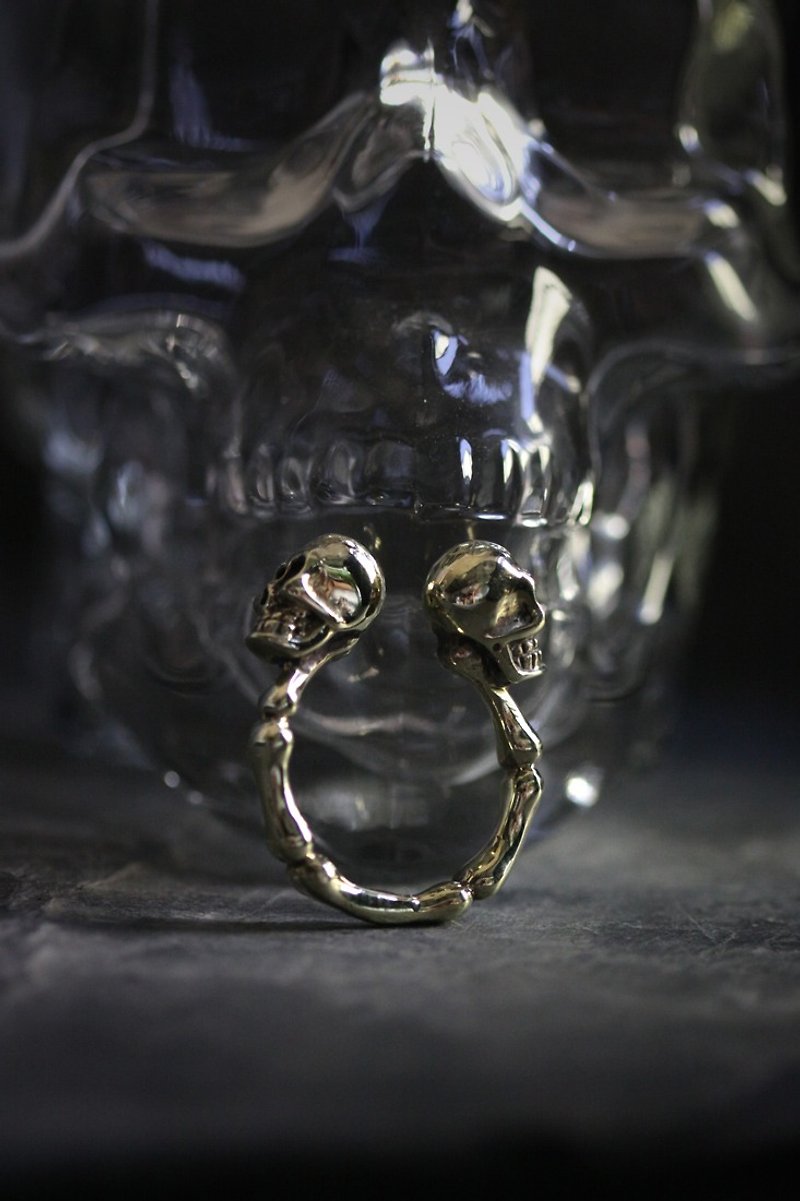Two Human Skulls Ring by Defy - Cool Dark style Ring - Original Handmade by DEFY - 戒指 - 其他金属 金色