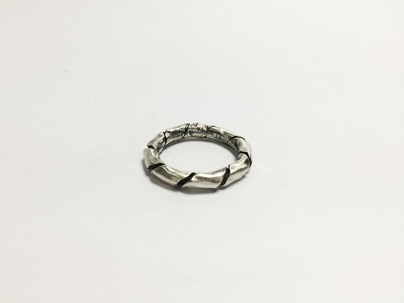 伊希多拉之二・纯银螺旋戒指 | Isidora - 戒指 - 其他金属 灰色