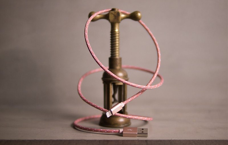 Alto 编织花纹 Lightning Cable- 粉红/玫瑰金【无雷射雕刻】 - 充电宝/传输线 - 棉．麻 粉红色