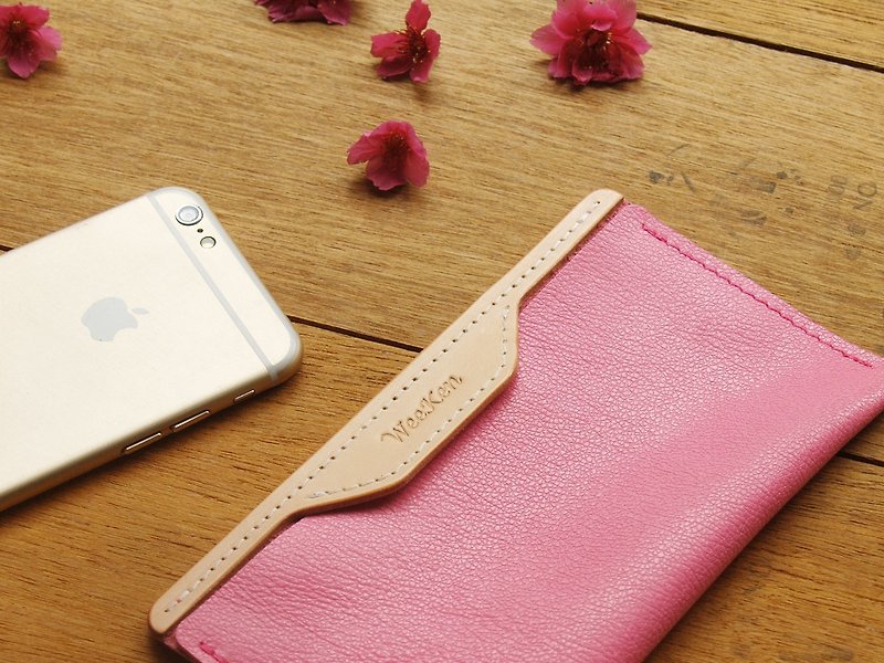 iPhone 13mini/SE3 - Peach Pink 手工真皮手机壳套(定制化刻印) - 手拿包 - 真皮 粉红色