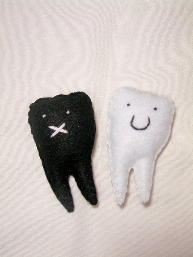 两颗牙组合-牙齿v.s蛀牙的大对决 - 吊饰 - 其他材质 灰色