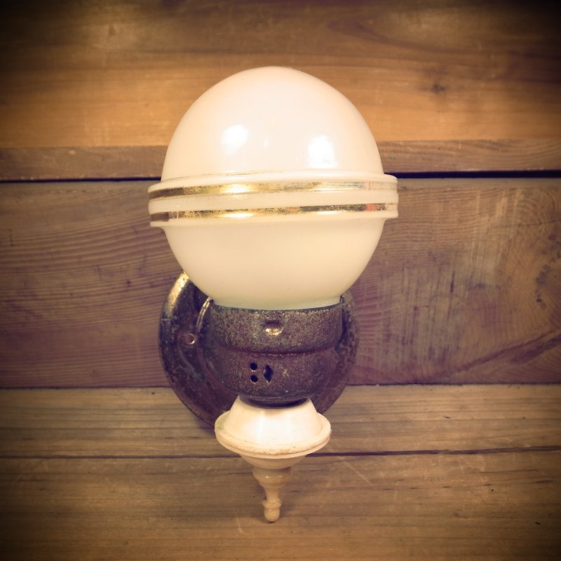 [ 老骨头 ] 早期 古董 绝美 圆型 奶油灯 壁灯 VINTAGE 古董 RETRO - 灯具/灯饰 - 玻璃 白色