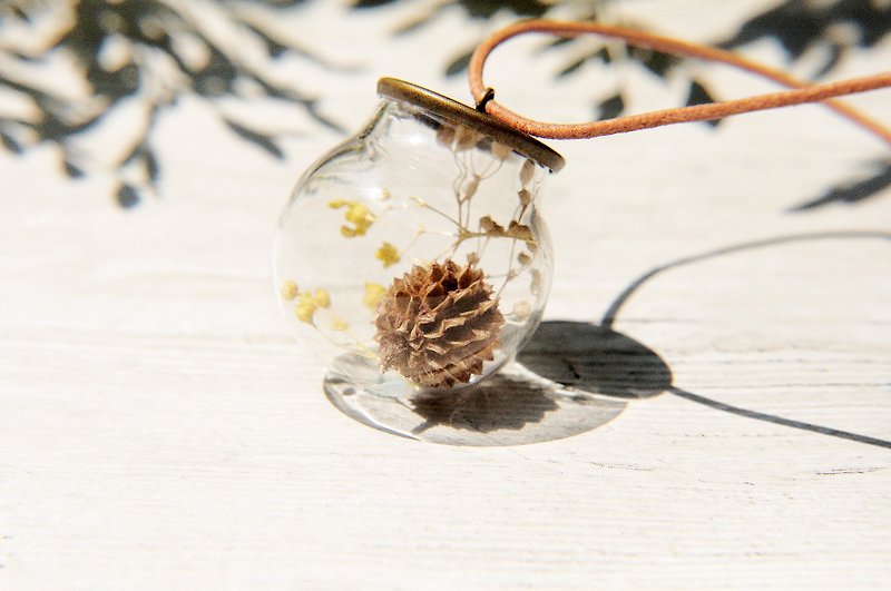 周年庆全馆9.5折 / 森林女孩 / 法式透明感玻璃球干燥花真皮项链 - 满天星 + 秋天的果实 - 项链 - 玻璃 咖啡色