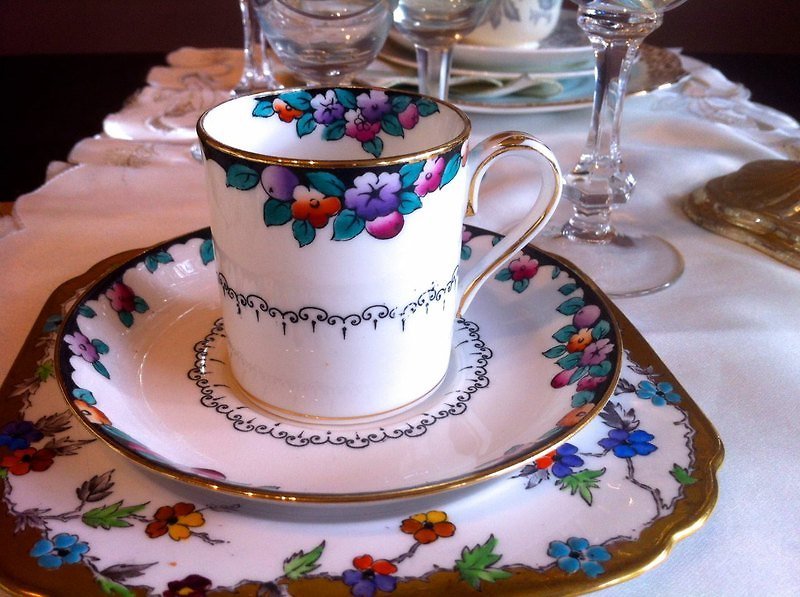 ♥安妮疯古物♥英国骨瓷 Crown Staffordshire 1910年 Art deco 时期全手绘古董咖啡杯两件组~ 已售 - 茶具/茶杯 - 其他材质 紫色