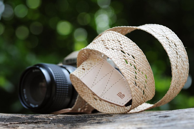 手工  相机背带-蔺草 牛皮  宽版 - 相机背带/脚架 - 植物．花 咖啡色