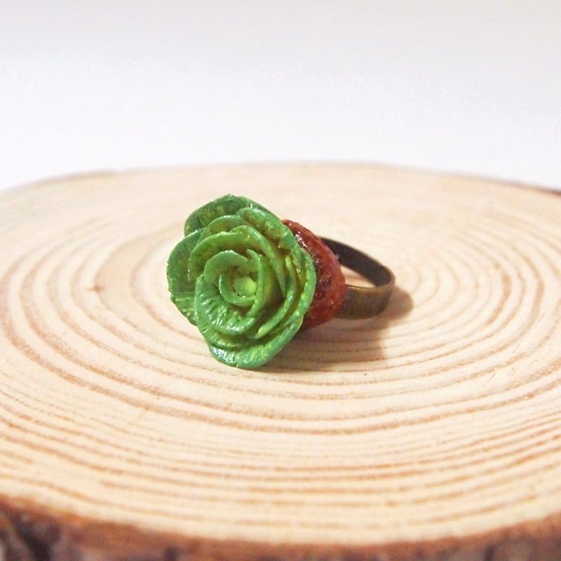 小生菜手工手绘戒指 Handmade Lettuce Ring - 戒指 - 其他材质 多色