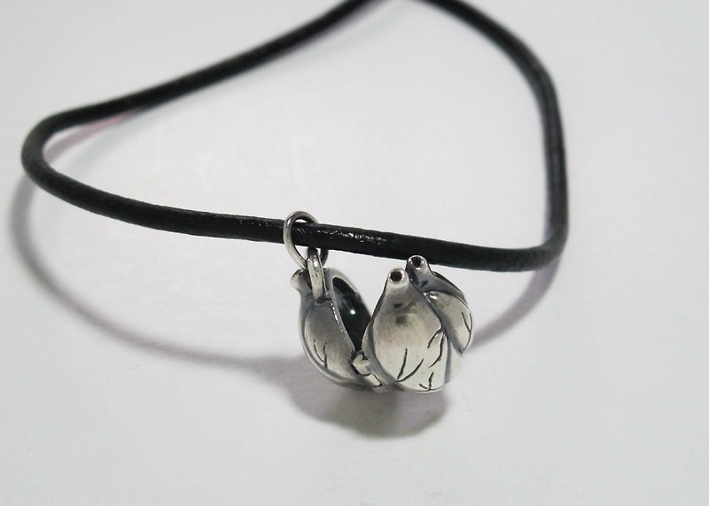 s925纯银项链-相思之心(仿旧黑+皮绳) Heart Lockets - 项链 - 纯银 银色