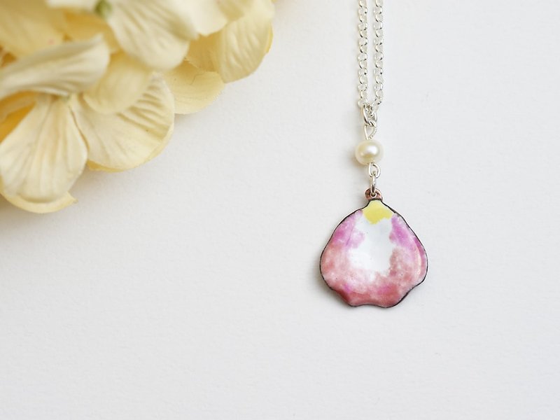 粉红珍珠花瓣 | 珐琅项链 细链 锁骨链 925纯银 母亲节礼物 - 项链 - 珐琅 粉红色