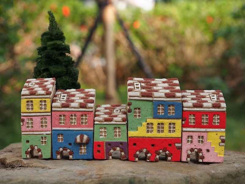 【彩绘村 Colorful Village 】- 手绘童话小陶屋-岩石灰色-红白屋顶 5件合购 - 摆饰 - 其他材质 