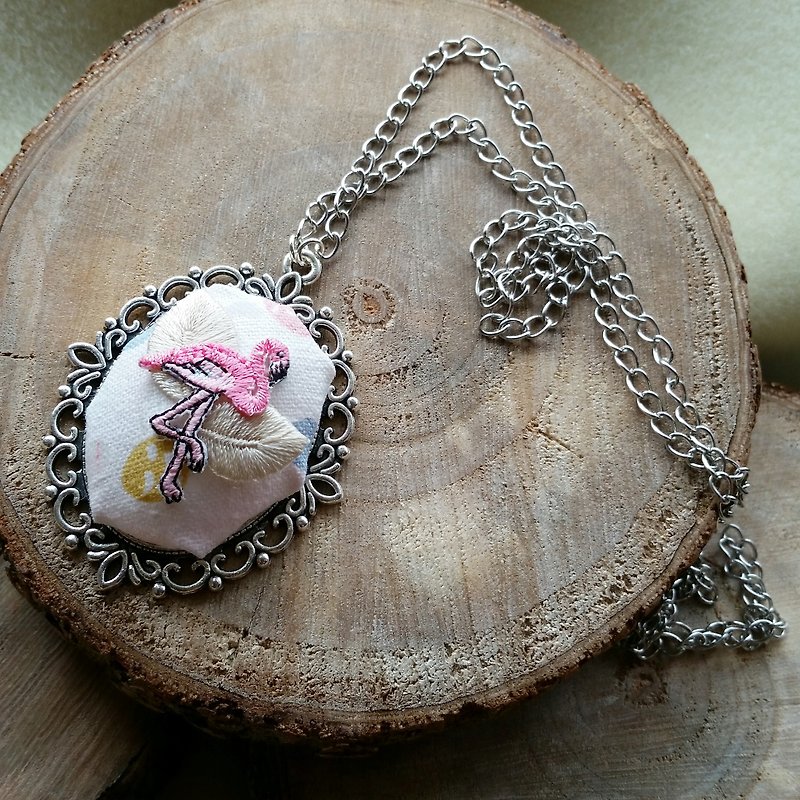 3D embroidery long necklace 红鹤立体刺绣长项链 - 长链 - 绣线 粉红色
