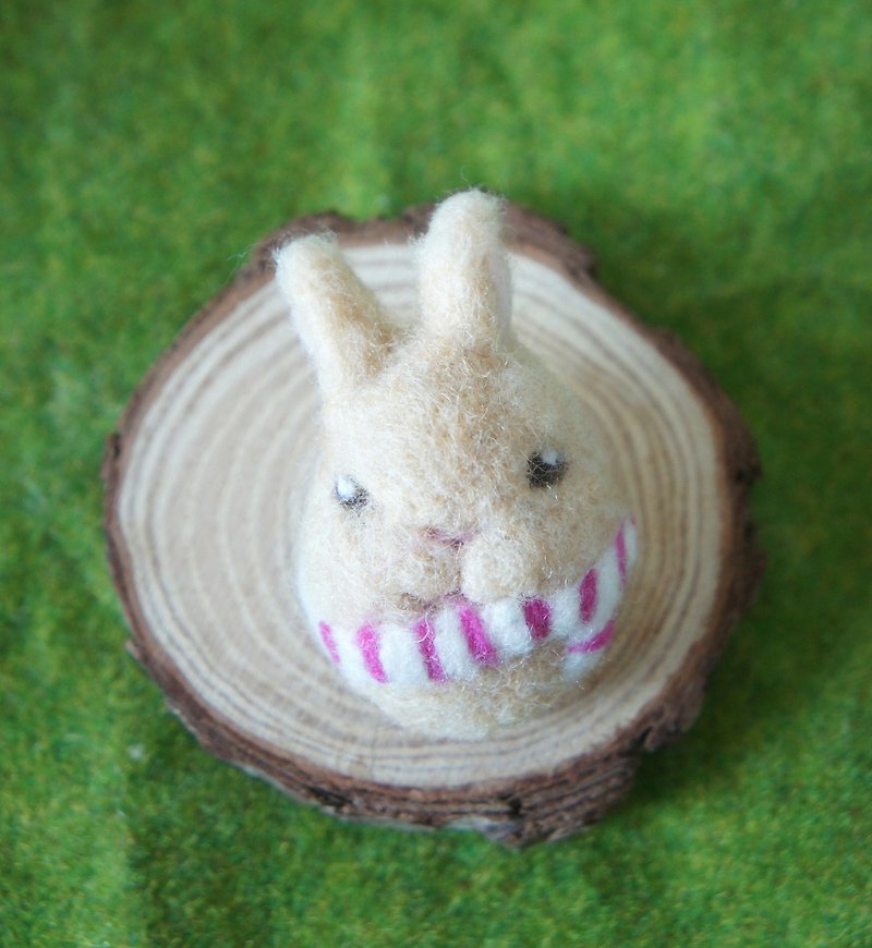 [毛毛兔]羊毛毡围巾兔兔 别针/胸针 订制 - 胸针 - 羊毛 