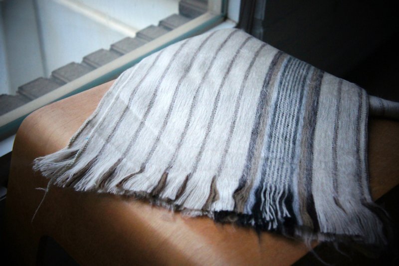 南美洲手工羊驼围巾 柔白 - 围巾/披肩 - 其他材质 多色