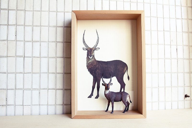 动物复制画框 (小长方) + 动物模型 -- 水羚 - 摆饰 - 其他材质 卡其色