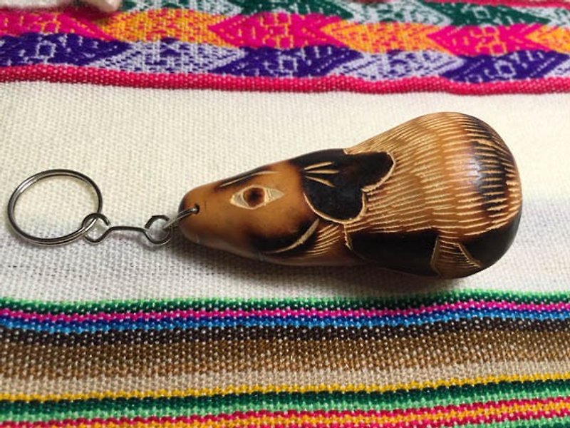 祕鲁天然果实 手工雕刻 天竺鼠 吊饰 - 钥匙链/钥匙包 - 其他材质 红色
