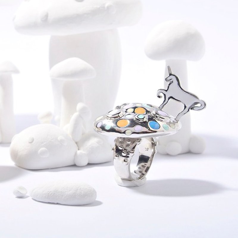 点点蘑菇上的独角兽镀银戒指 - 戒指 - 其他金属 多色