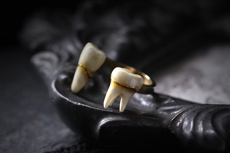 Teeth Ring - Handcraft Painted Version by Defy. - 戒指 - 其他金属 