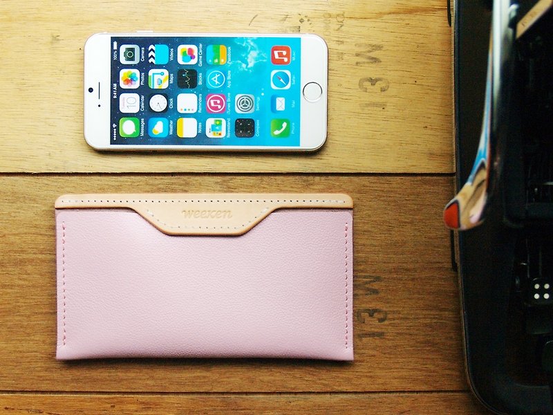 iPhone 13mini/SE3  Pink Ballet 手工真皮手机壳套 (定制化刻印) - 手拿包 - 真皮 粉红色