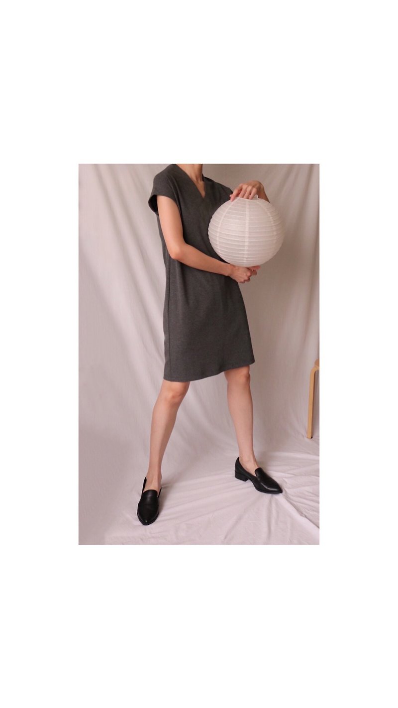Nolita Dress现代和服碳灰轮廓直线纹洋装 - 洋装/连衣裙 - 棉．麻 