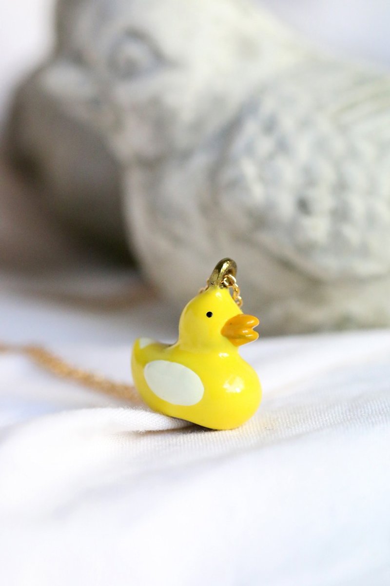 Yellow duck necklace by linen. - 项链 - 其他金属 