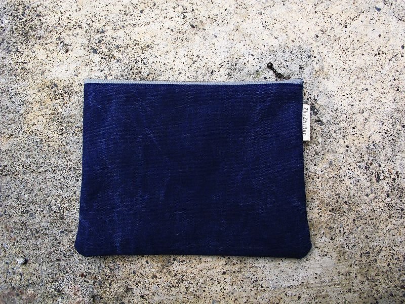 【ZhiZhiRen】手作万用包 - 水洗牛仔布 - 化妆包/杂物包 - 其他材质 蓝色