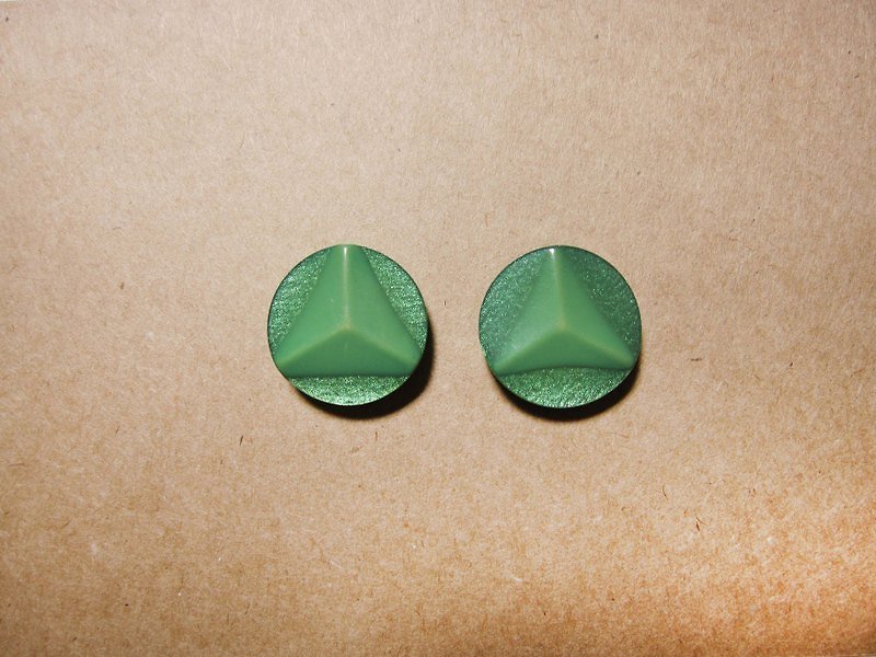 // 你是水舌我是我：：这是我的菜复古耳环 // （最后一副） - 耳环/耳夹 - 塑料 绿色