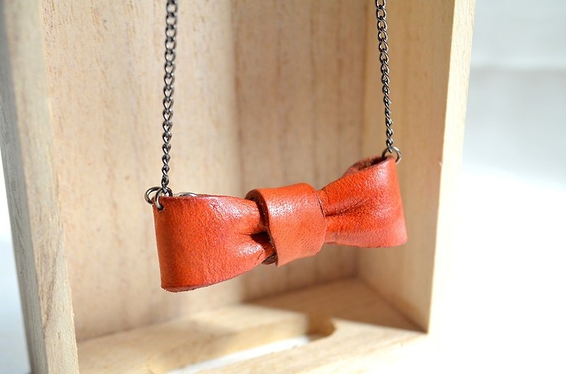 ▎Shekinah ▎手工皮革 - 蝴蝶结长项链 - 项链 - 其他材质 红色