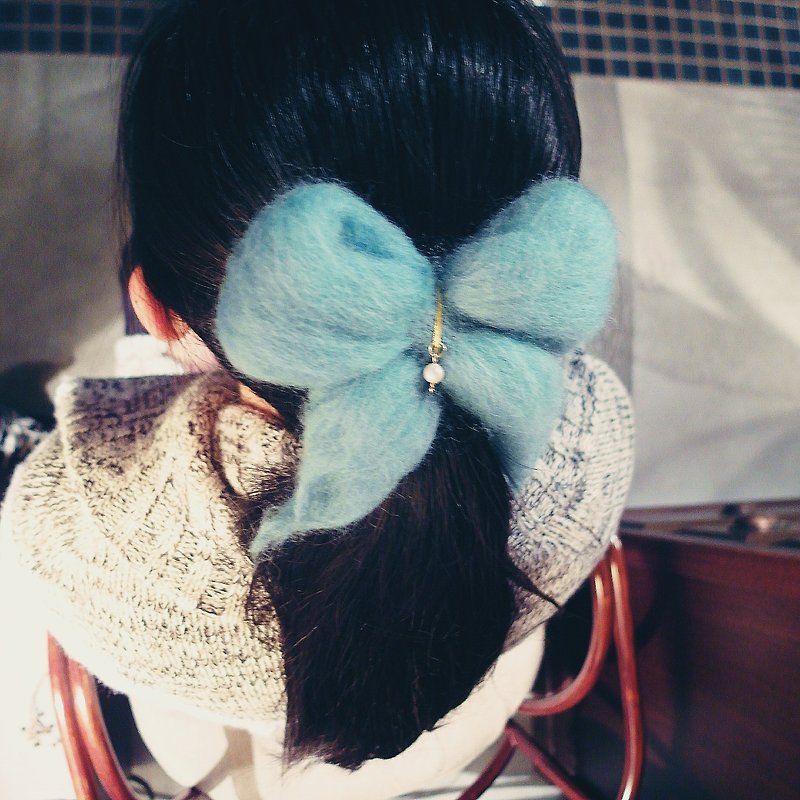 羊毛毡 蝴蝶结 毛绒绒 大发夹 发饰 冬季 温暖 日本 可爱 金 施华洛世奇 水晶 珍珠 - 发饰 - 羊毛 蓝色