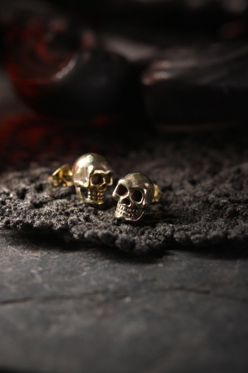 Human Skull Stud Earrings by Defy. - 耳环/耳夹 - 其他金属 