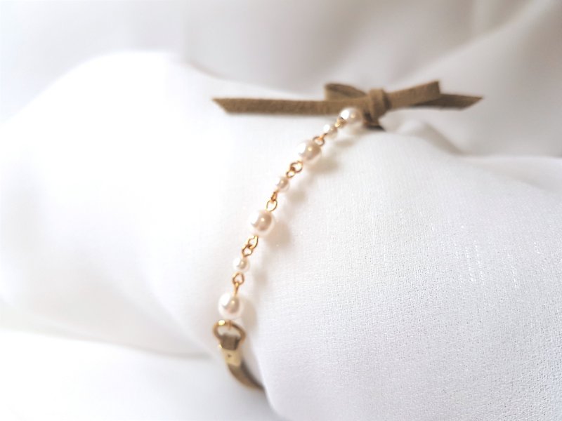 随兴 绑带 珍珠 麂皮绳 手环 (深卡其) - 手链/手环 - 珍珠 卡其色