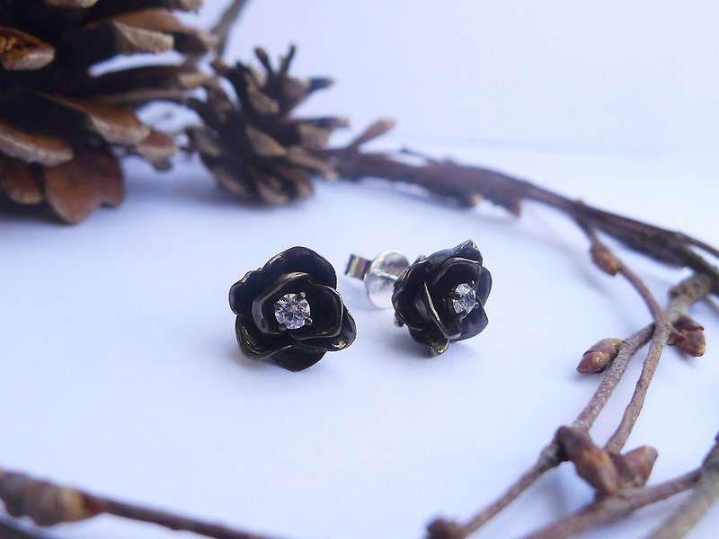 HK102 ~ 925银玫瑰花造型耳环 - 耳环/耳夹 - 其他金属 黑色