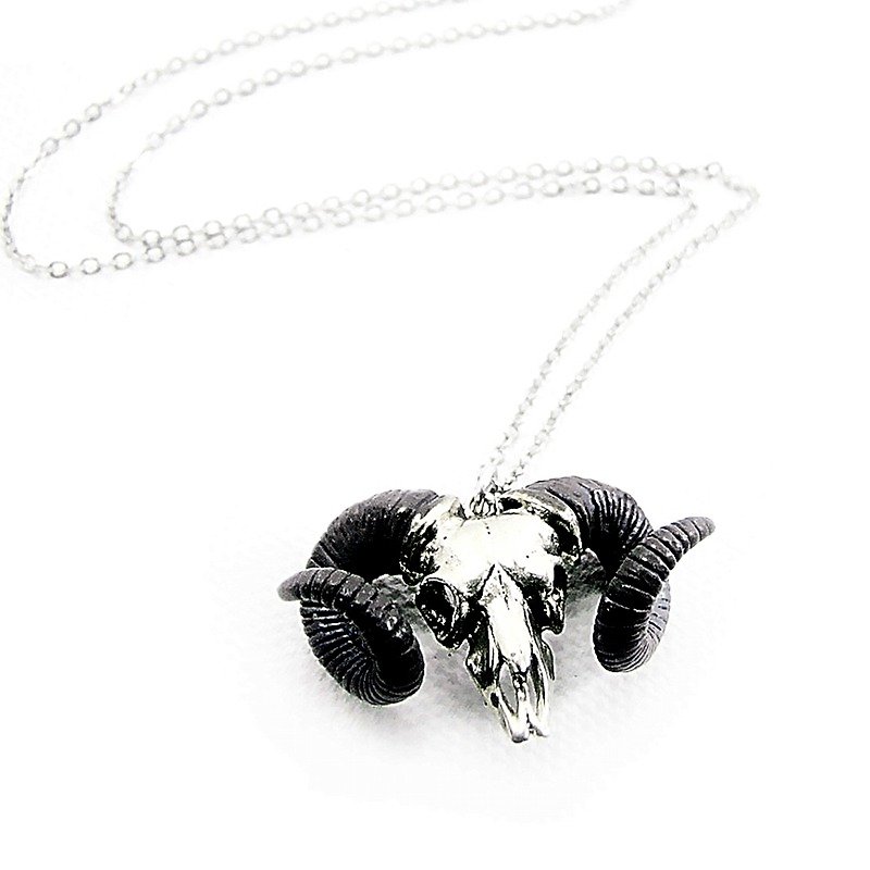 Zodiac pendant Ramble skull for Aries in white bronze and oxidized antique color ,Rocker jewelry ,Skull jewelry,Biker jewelry - 项链 - 其他金属 