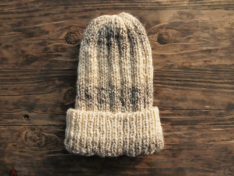 阿母100%的手作帽-反折毛帽-杏白灰渐层喷点-新年/礼物 - 帽子 - 其他材质 白色